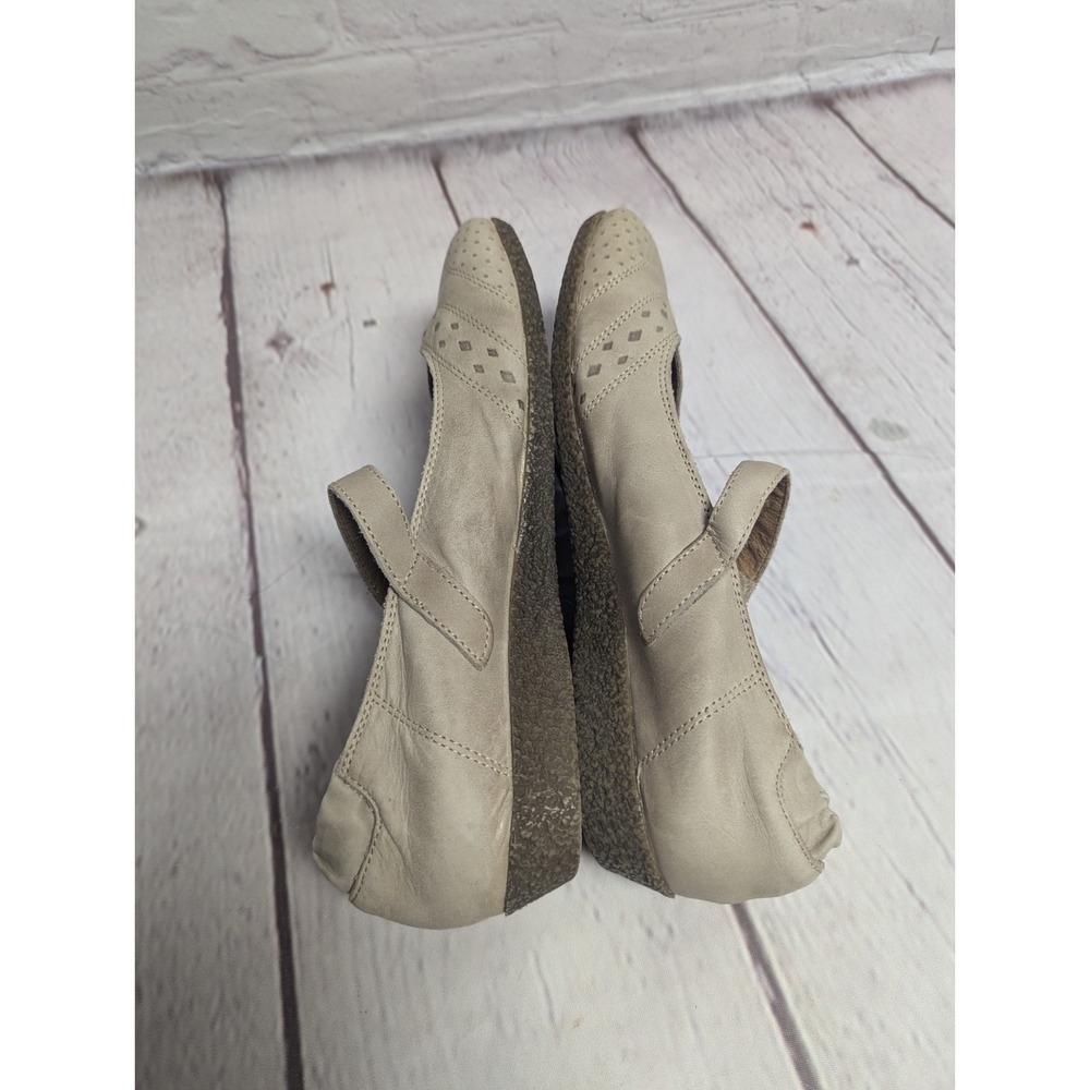 Taos  Sand Dollar Leather Perforated Slip On Mary Janes Wedge Woman Sz 38 US 7.5 - Picture 3 of 8